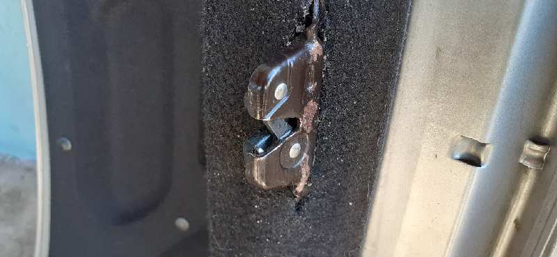 CERRADURA MALETERO / PORTON