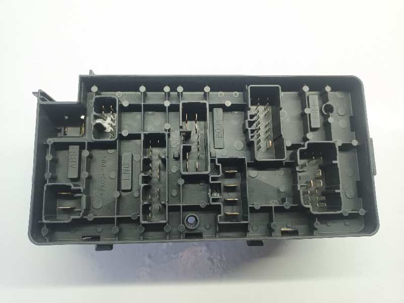 CAJA RELES / FUSIBLES