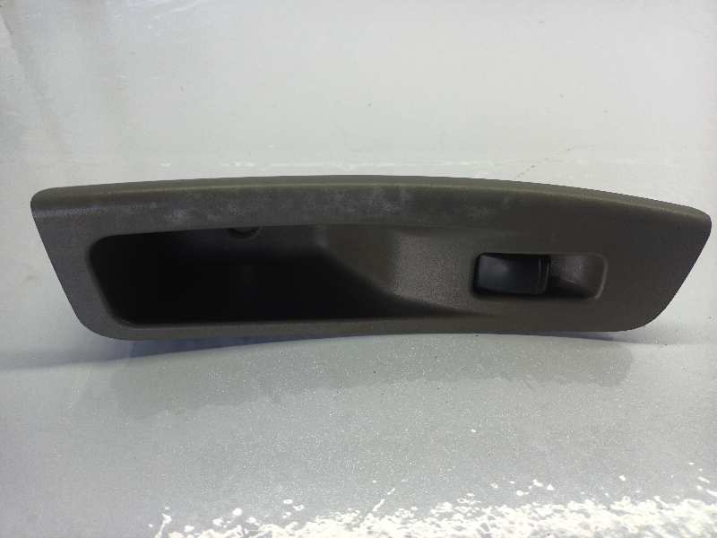 MANDO ELEVALUNAS DELANTERO DERECHO