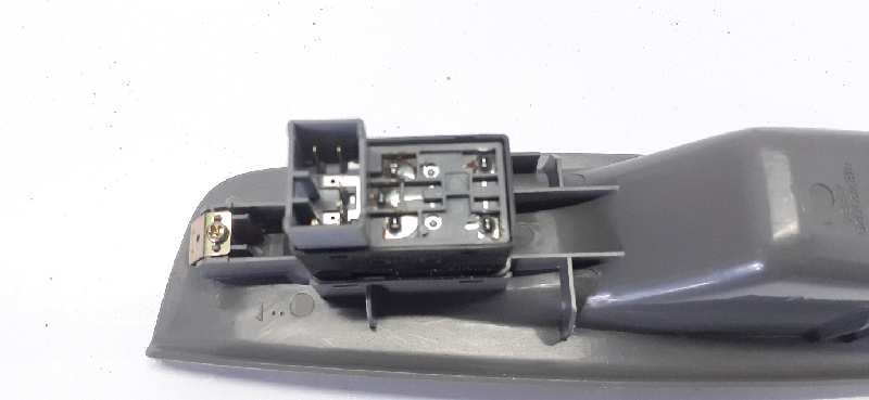 MANDO ELEVALUNAS DELANTERO DERECHO