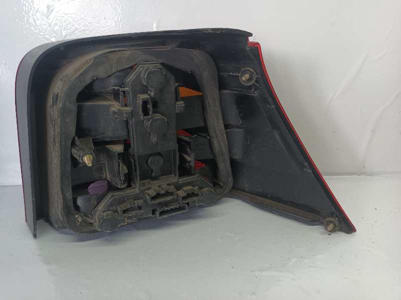 PILOTO TRASERO DERECHO