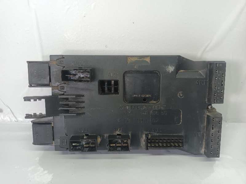 CAJA RELES / FUSIBLES