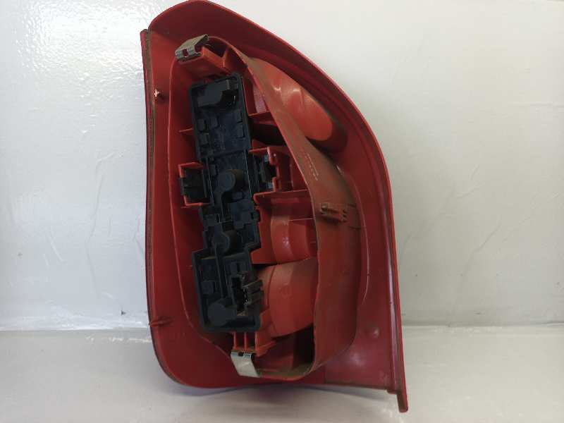 PILOTO TRASERO DERECHO