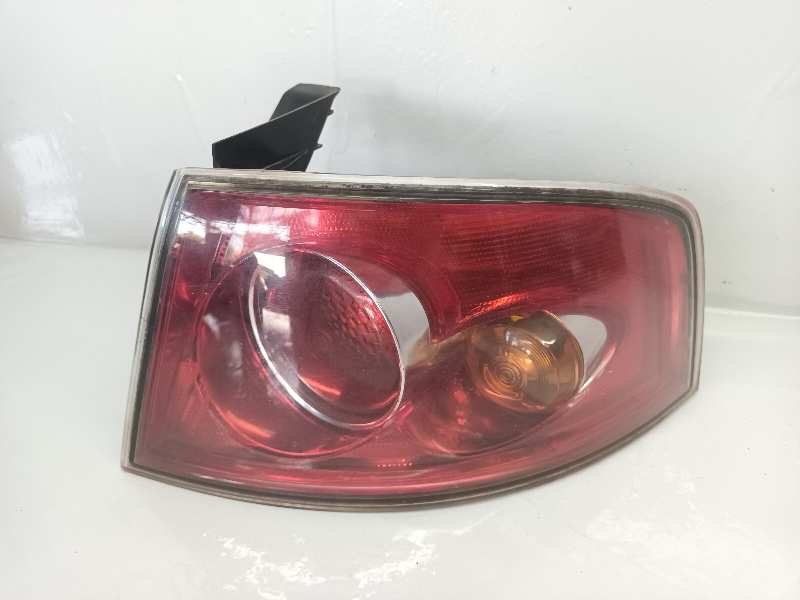 PILOTO TRASERO DERECHO