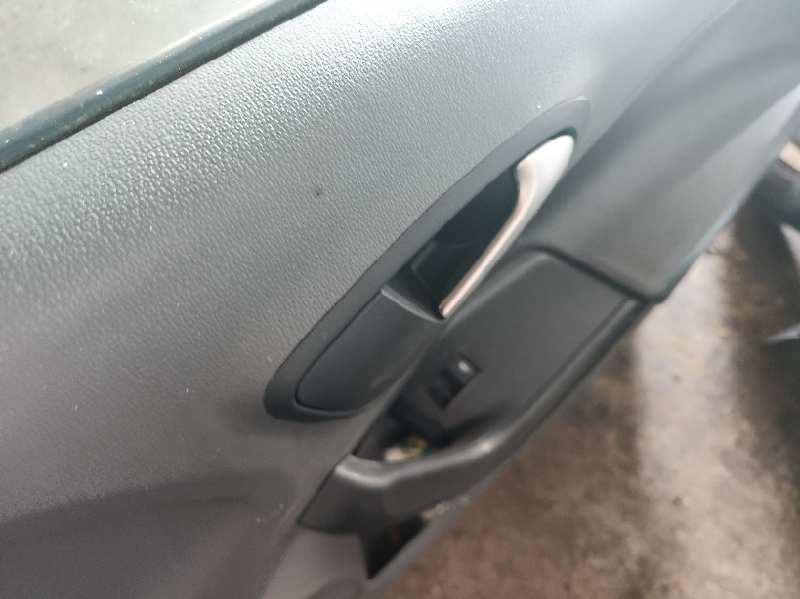 MANETA INTERIOR DELANTERA DERECHA