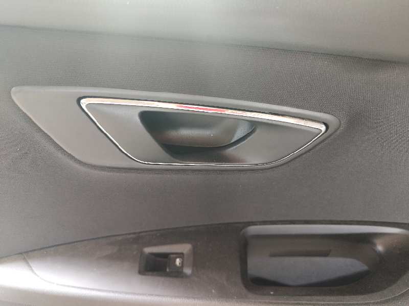 MANETA INTERIOR DELANTERA DERECHA