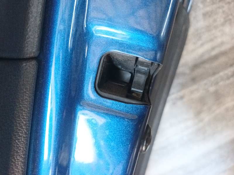 CERRADURA PUERTA TRASERA DERECHA 