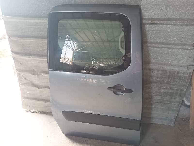 PUERTA LATERAL CORREDERA DERECHA