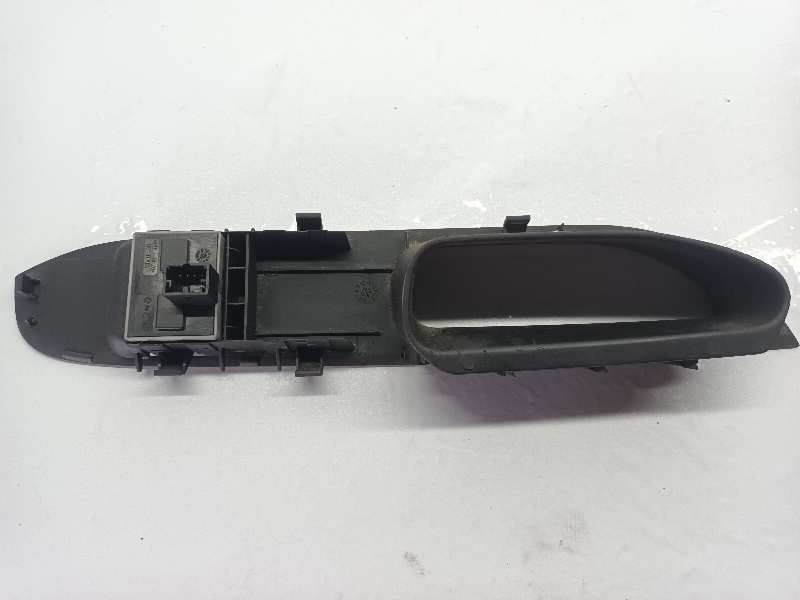 MANDO ELEVALUNAS DELANTERO IZQUIERDO 