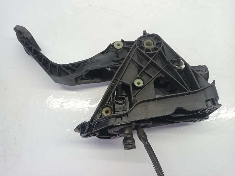 PEDAL EMBRAGUE
