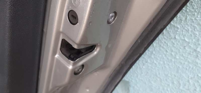 CERRADURA PUERTA TRASERA DERECHA 