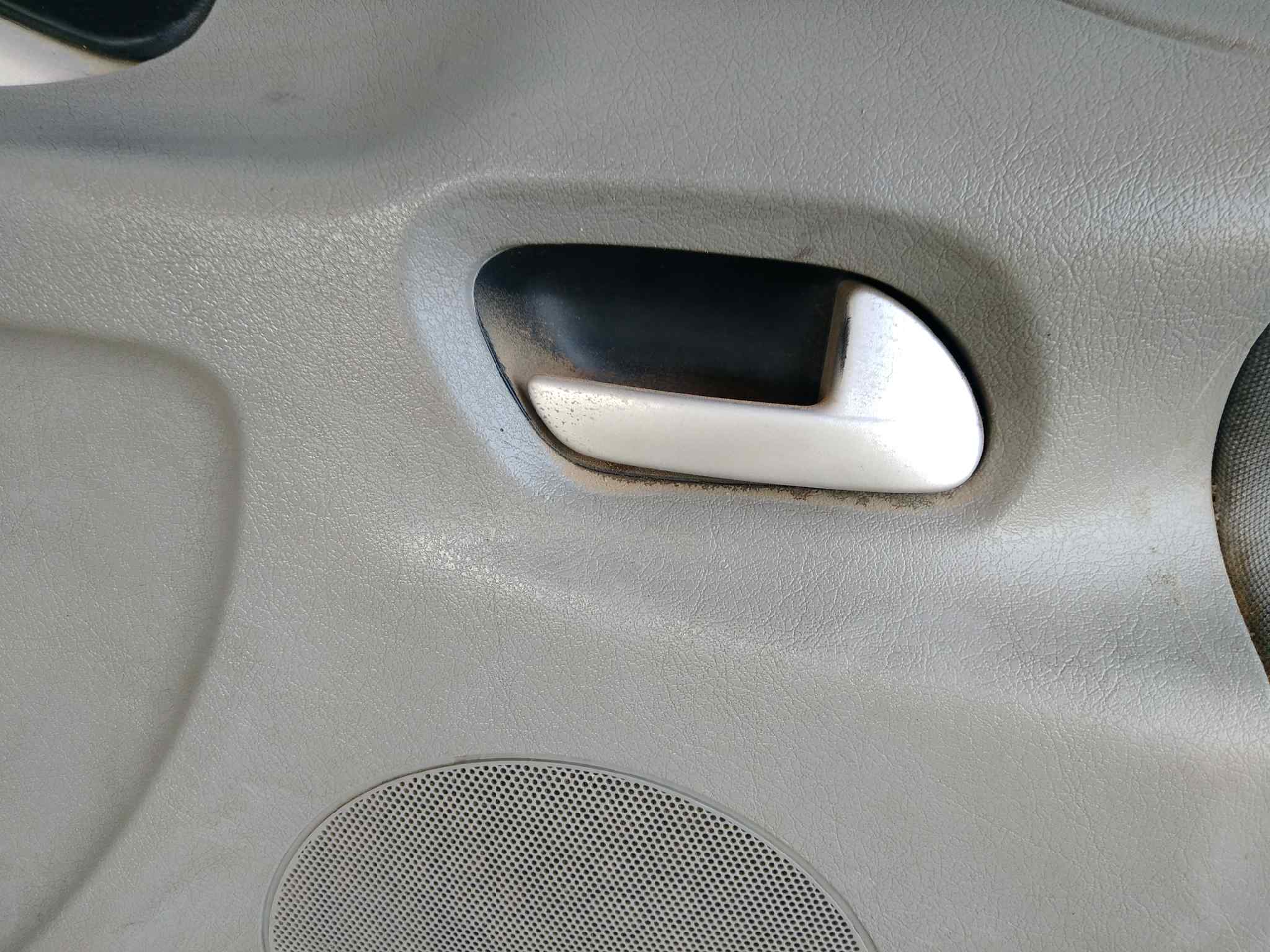 MANETA INTERIOR DELANTERA DERECHA