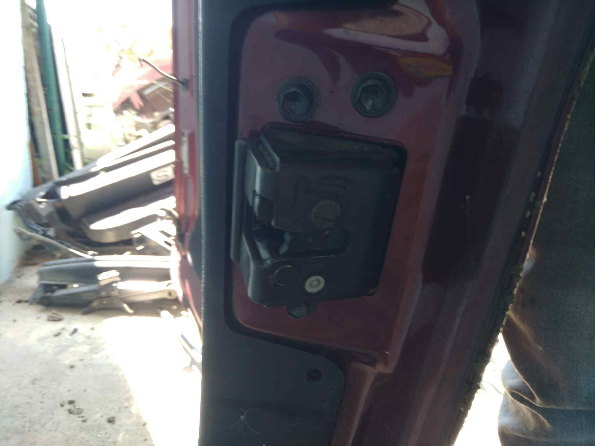 CERRADURA MALETERO / PORTON