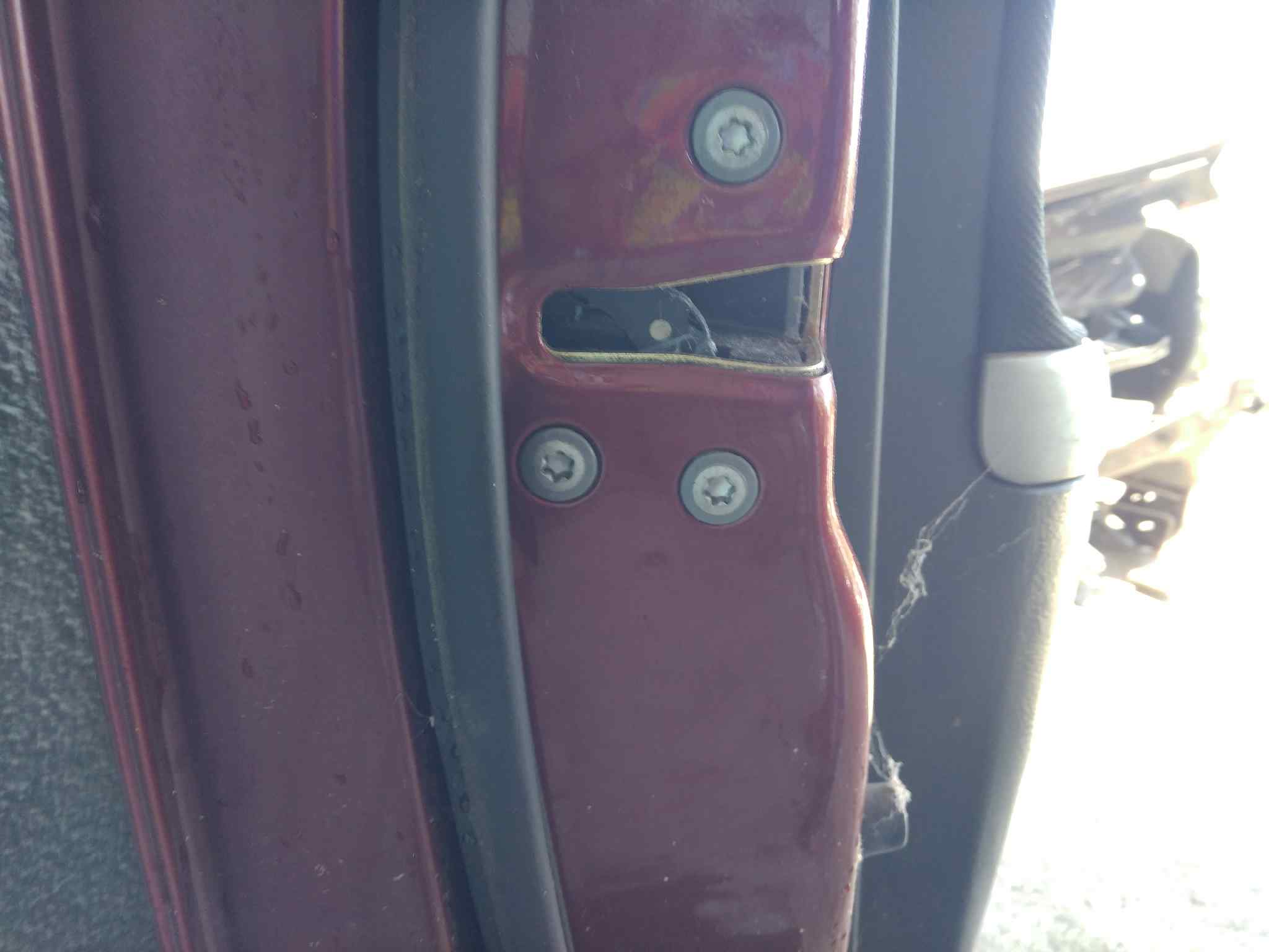 CERRADURA PUERTA DELANTERA IZQUIERDA 