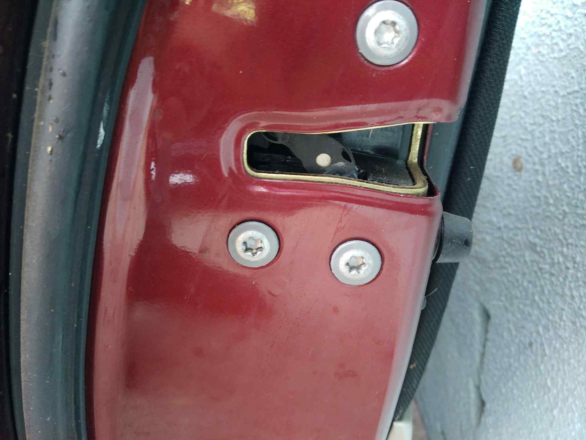 CERRADURA PUERTA TRASERA IZQUIERDA 