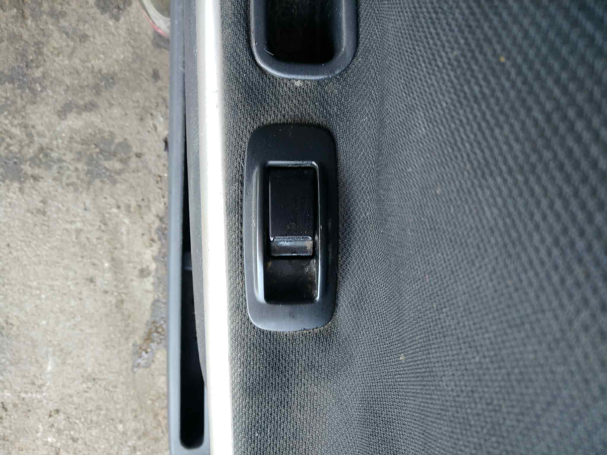 MANDO ELEVALUNAS TRASERO IZQUIERDO