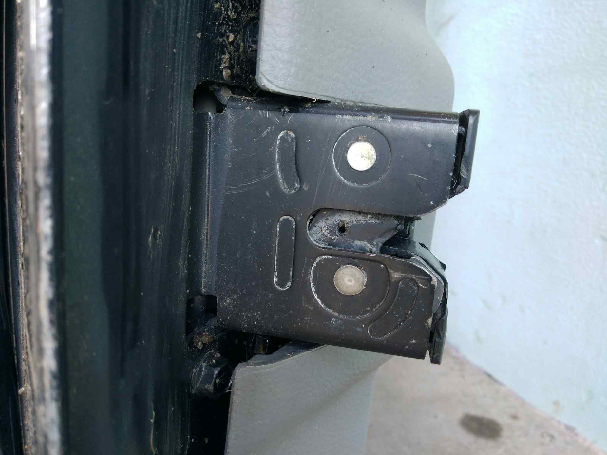 CERRADURA MALETERO / PORTON