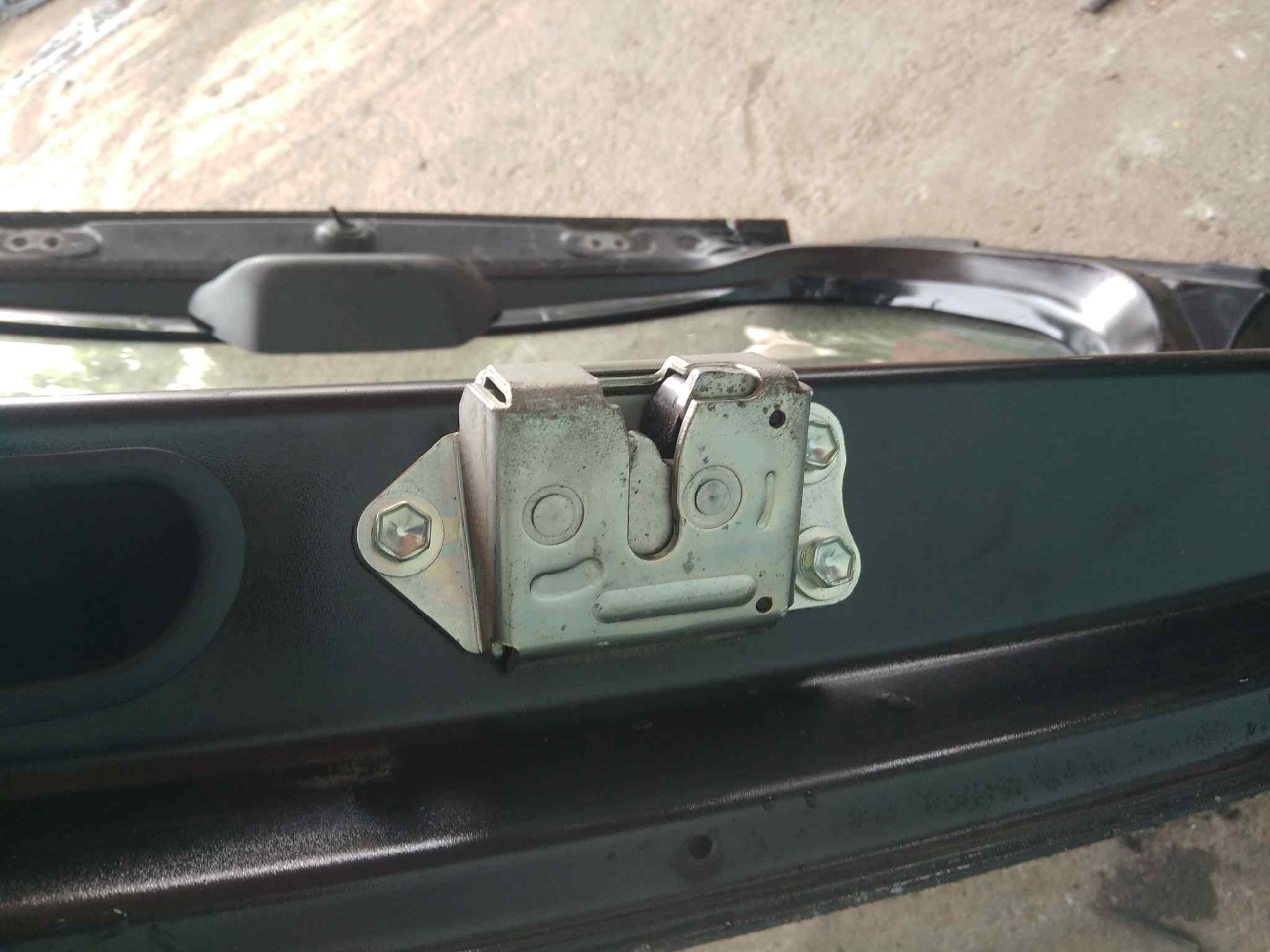 CERRADURA MALETERO / PORTON