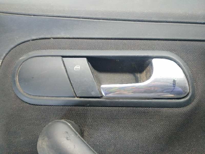 SEAT IBIZA (6L1) MANETA INTERIOR DELANTERA DERECHA 
