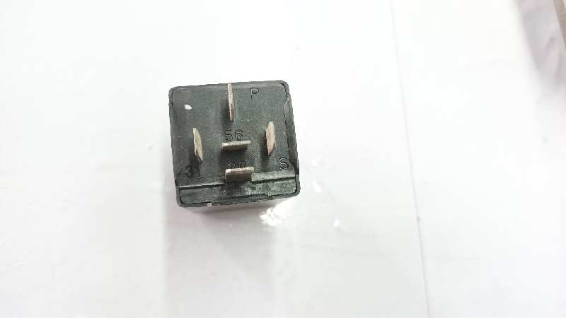AUDI A4 BERLINA (B5) RELE 701955200
