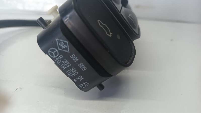 MERCEDES CLASE C (W203) BERLINA MANDO ELEVALUNAS DELANTERO IZQUIERDO A2038200110