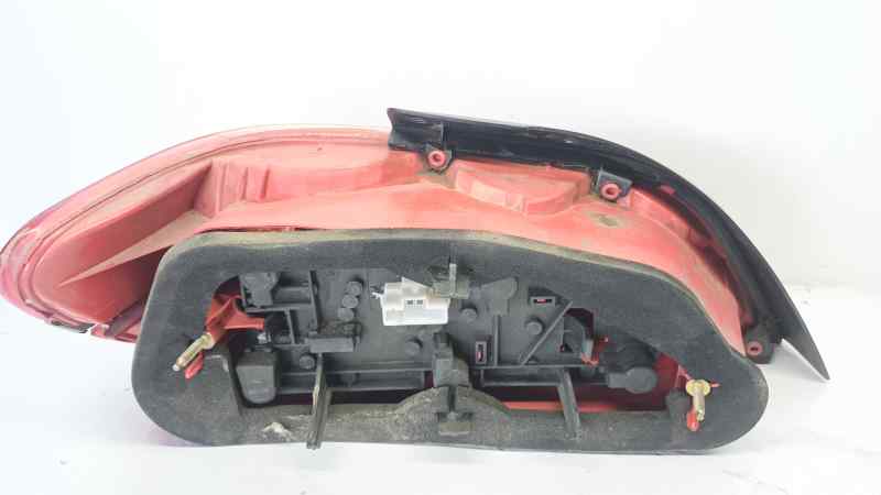 PEUGEOT 406 BERLINA (S1/S2) PILOTO TRASERO DERECHO 9644652577