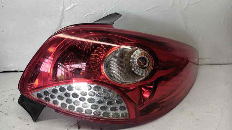 PEUGEOT 206+ PILOTO TRASERO DERECHO  9685618180