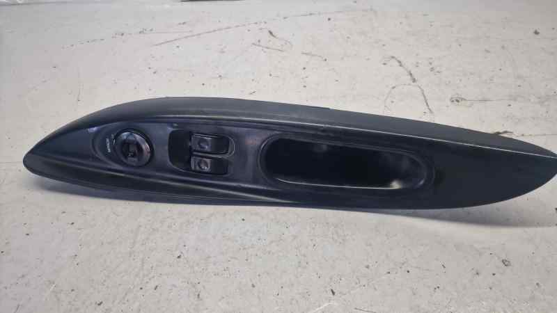 HYUNDAI H 1 MANDO ELEVALUNAS DELANTERO IZQUIERDO 935704A000