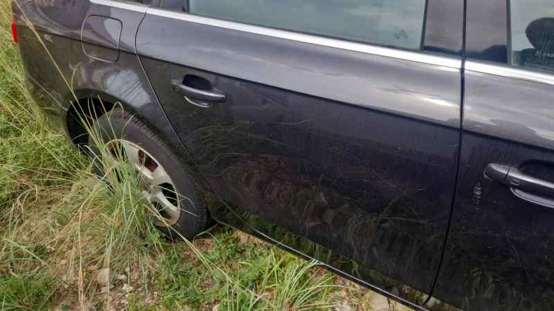 AUDI A4 BER. (B8) PUERTA TRASERA DERECHA 