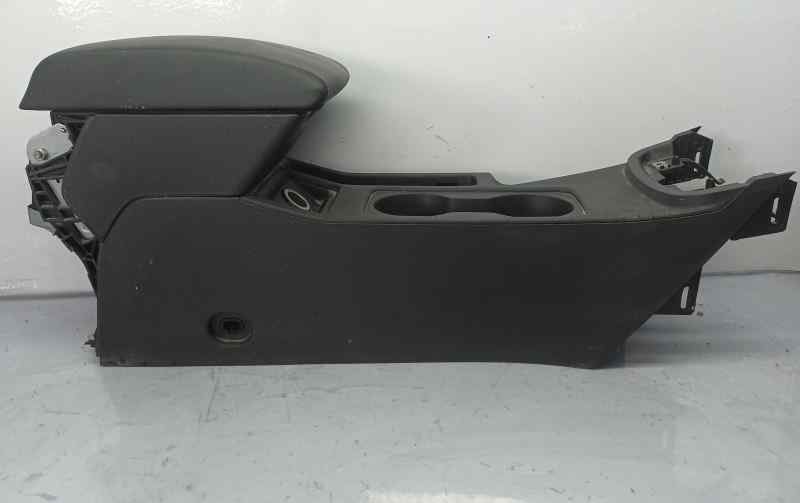 SEAT LEON ST (5F8) APOYABRAZOS CENTRAL 5F0858329A