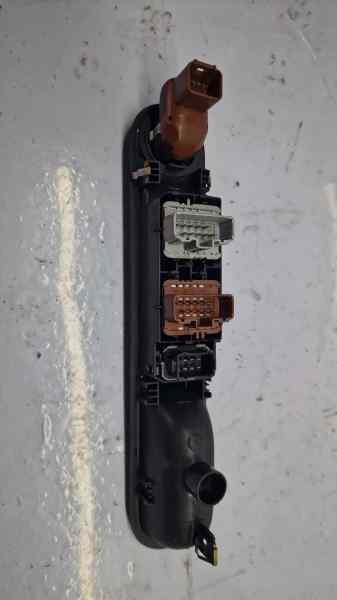 RENAULT ESPACE IV (JK0) MANDO ELEVALUNAS DELANTERO IZQUIERDO 8200857523