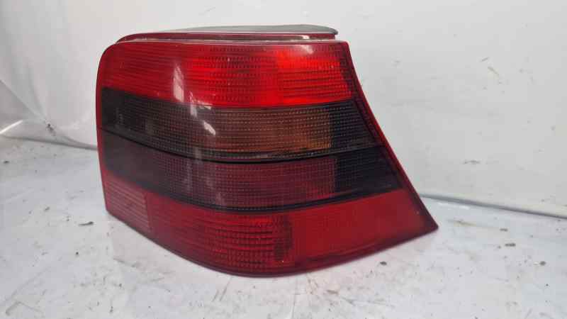 VOLKSWAGEN GOLF IV BERLINA (1J1) PILOTO TRASERO DERECHO 