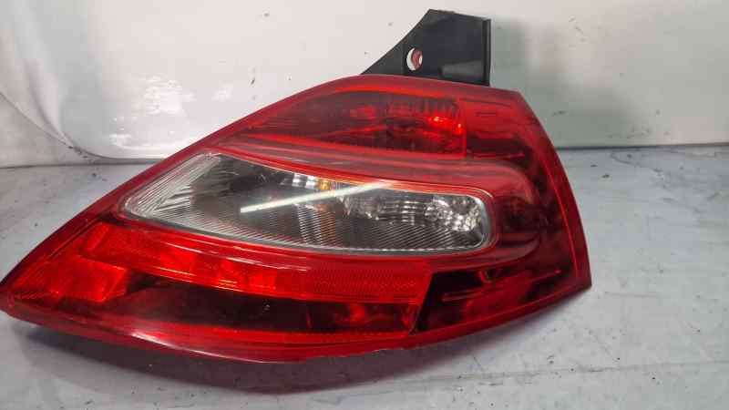 RENAULT MEGANE II BERLINA 3P PILOTO TRASERO DERECHO 8200413216