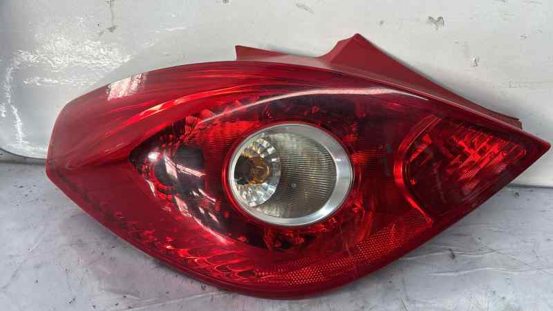 OPEL CORSA D PILOTO TRASERO IZQUIERDO 89038960A
