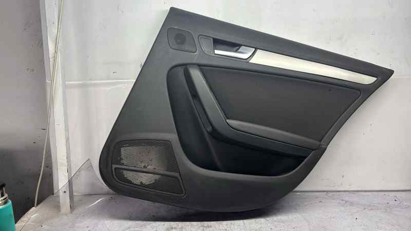 GUARNECIDO PUERTA TRASERA DERECHA