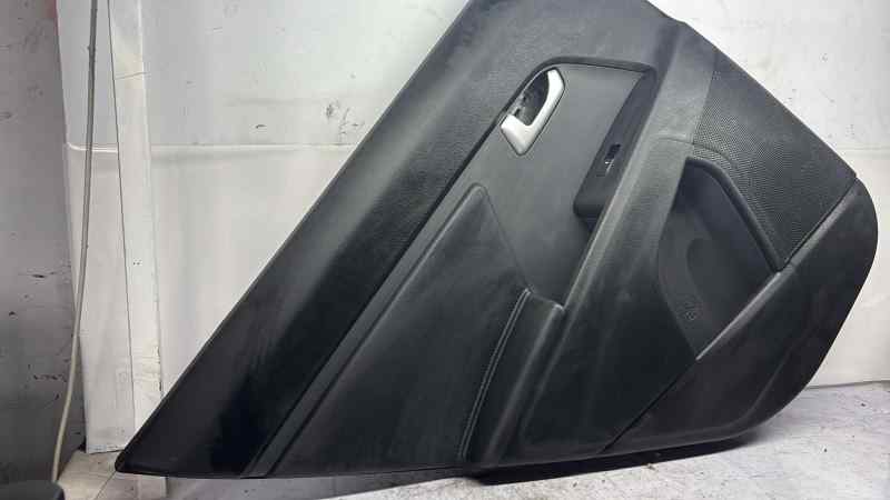 GUARNECIDO PUERTA TRASERA IZQUIERDA