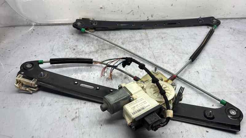 ELEVALUNAS DELANTERO IZQUIERDO