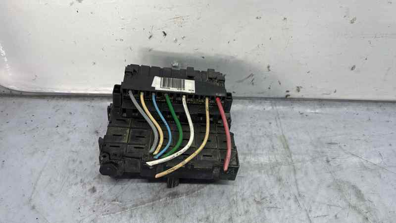 CAJA RELES / FUSIBLES