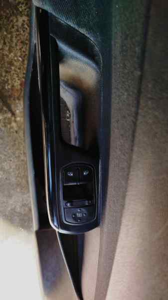 MANDO ELEVALUNAS DELANTERO IZQUIERDO 