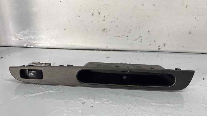 612W23880 MANDO ELEVALUNAS TRASERO DERECHO SSANGYONG RODIUS