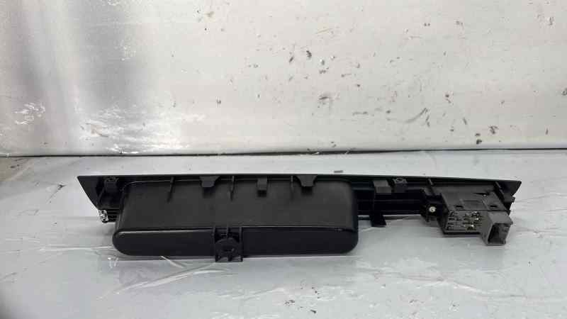 MANDO ELEVALUNAS TRASERO DERECHO