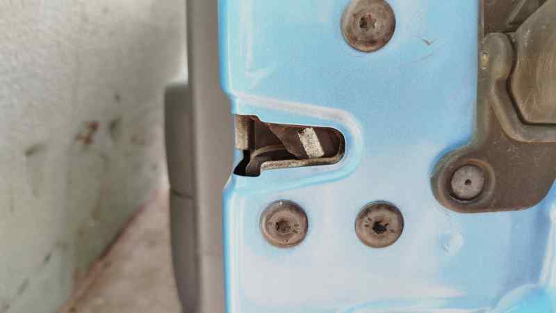 CERRADURA PUERTA DELANTERA DERECHA