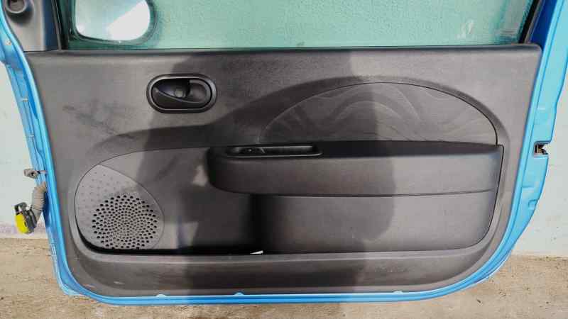 GUARNECIDO PUERTA DELANTERA DERECHA