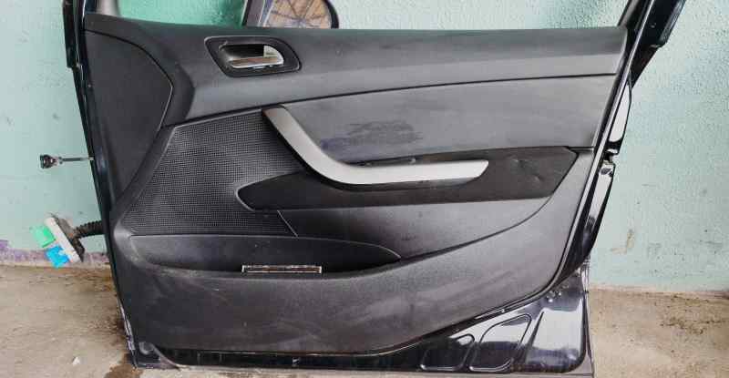 GUARNECIDO PUERTA DELANTERA DERECHA