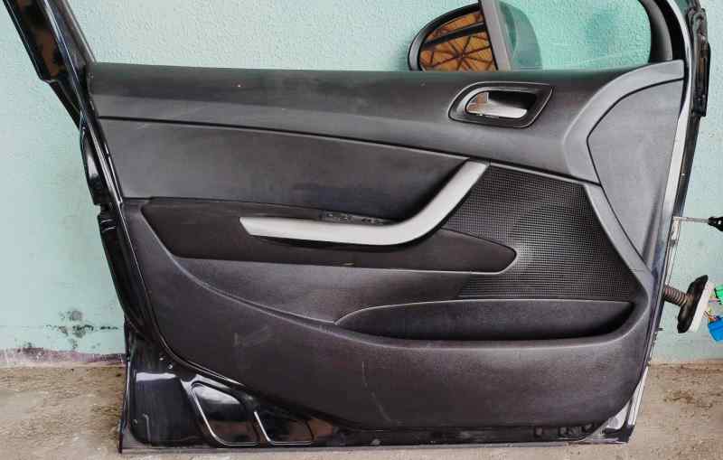 GUARNECIDO PUERTA DELANTERA IZQUIERDA