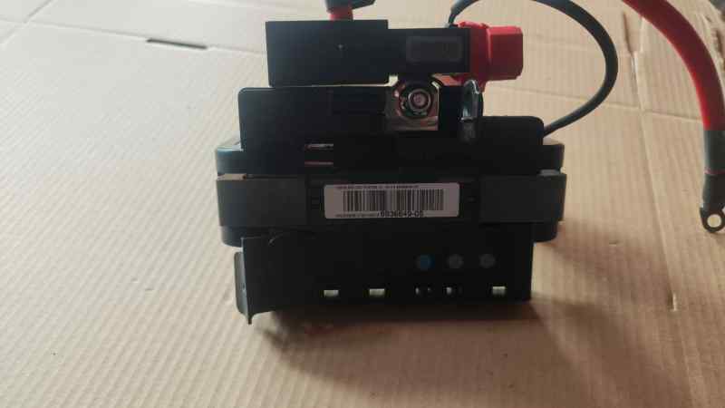 CAJA RELES / FUSIBLES