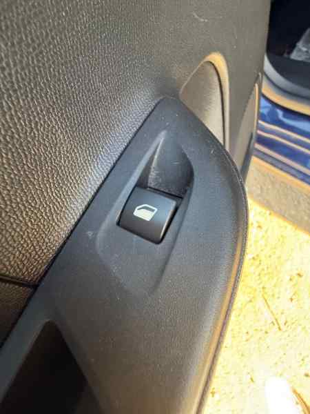 MANDO ELEVALUNAS TRASERO IZQUIERDO