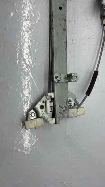 ELEVALUNAS DELANTERO DERECHO