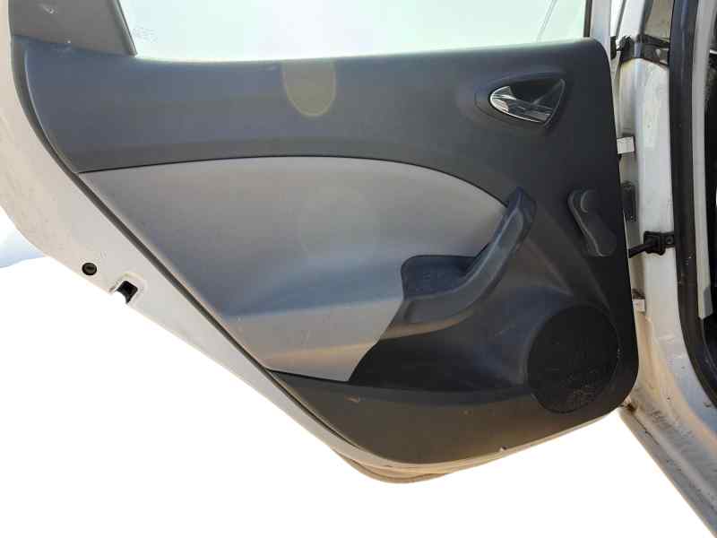 GUARNECIDO PUERTA TRASERA IZQUIERDA