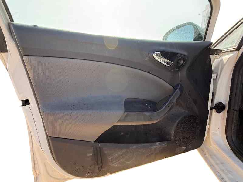 GUARNECIDO PUERTA DELANTERA IZQUIERDA